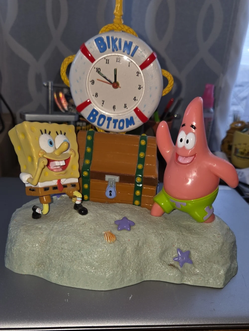Used SpongeBob SquarePants Yellow & Pink Bikini Bottom Clock Display Figurine